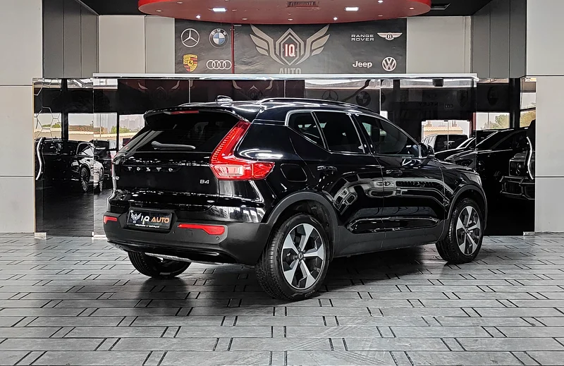 AED 2,250 P.M | 2024 VOLVO XC40 B4 | UNDER WARRANTY | FULL PANORAMIC | GCC |63221300275202113