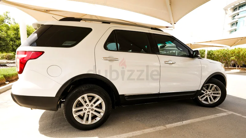 فورد إكسبلورر 2015 XLT، محرك 3.5 لتر V6، دفع رباعي، حالة جيدة جدًا63399889731459111