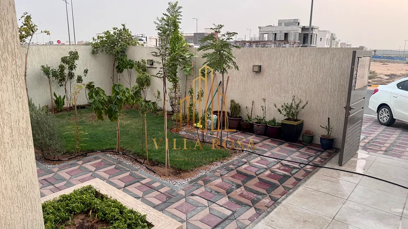 🏡 فرصة استثنائية – فيلا جديدة بالكامل للإيجار في قلب مدينة تلال – الشارقة 🌟63699653473666110