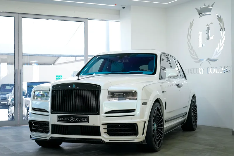ROLLS ROYCE CULLINAN ORIGINAL MANSORY BLACK/BADGE 2019 FULL. IN EXCELLENT CONDITION63398530658947112