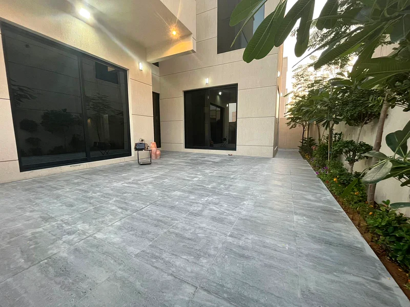 Luxury Villa for Sale in Al Alia – Prime Location on Main Road!63873323861249112