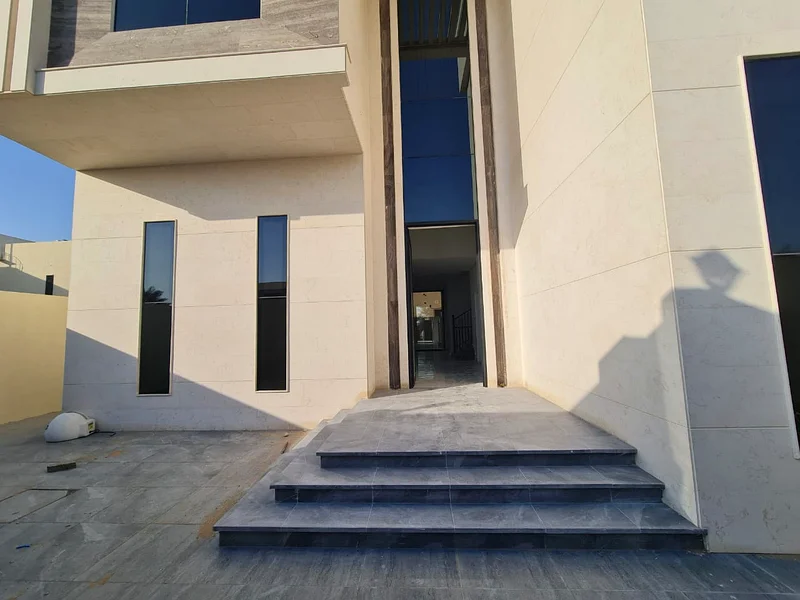 Luxury Villa for Sale in Al Alia – Prime Location on Main Road!63873323861249111
