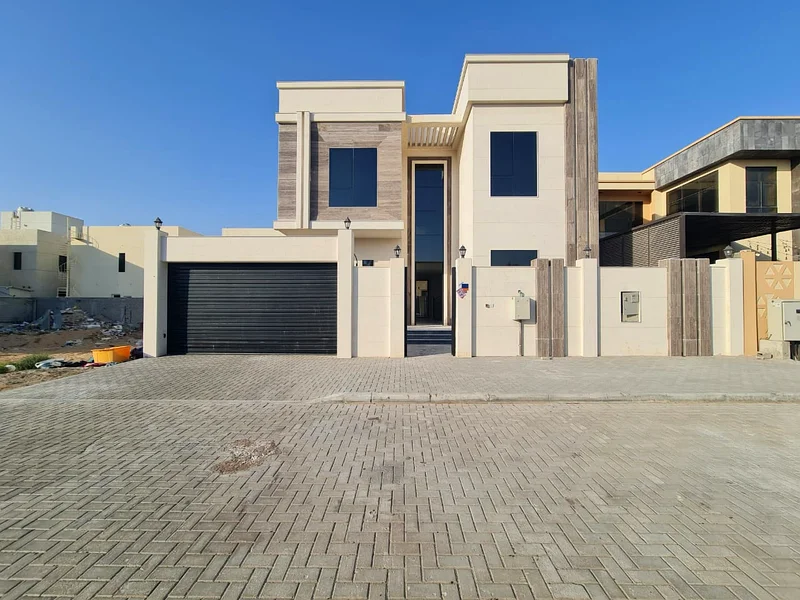 Luxury Villa for Sale in Al Alia – Prime Location on Main Road!63873323861249110