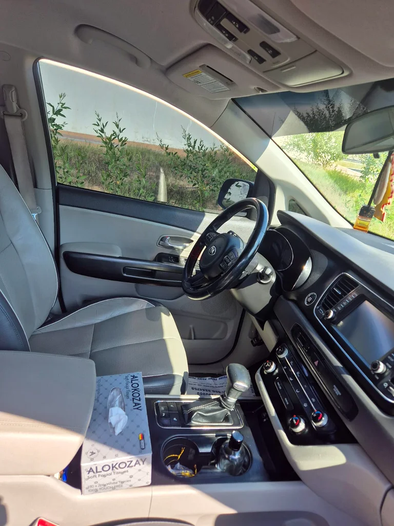 Kia Sedona, Very Good condition there is no maintainence, ready to drive..63398618267267114