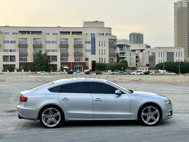 A5 2012، محفوظة جيدًا وبحالة جيدة63398610061699113