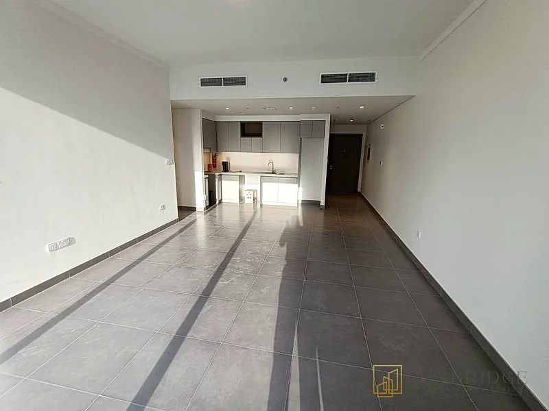 Vacant | Park View | Prime Location64026244564227112