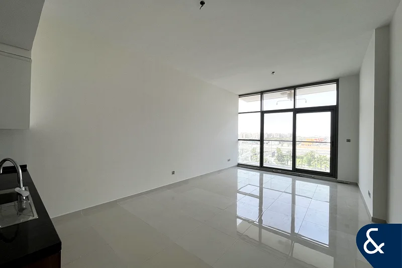 Open View | Vacant | 887sqft | High Floor63971811950082112