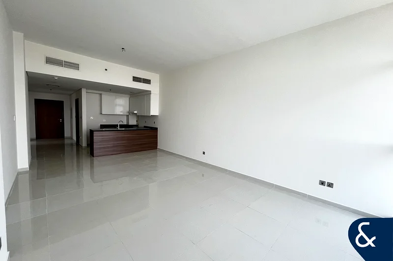 Open View | Vacant | 887sqft | High Floor63971811950082113
