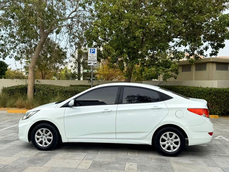 GCC 2015 Hyundai Accent 1.6L 4-cyl.// IMMACULATE CONDITION!!!!63406914087811114