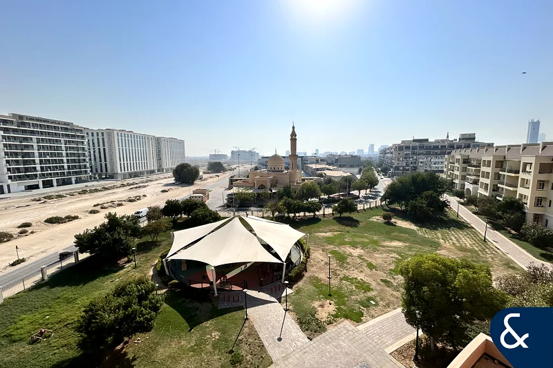 Spacious 1 Bed | Park Facing | Notice served63982323674882111
