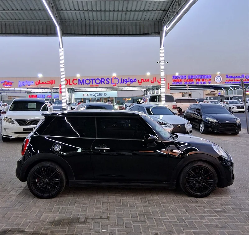 Mini Cooper 2019 imported S Full option with panoramic roof, screen, leather interior, V4 turbo, fuel-efficient, in excellent condition, extremely clean.63398522998657114