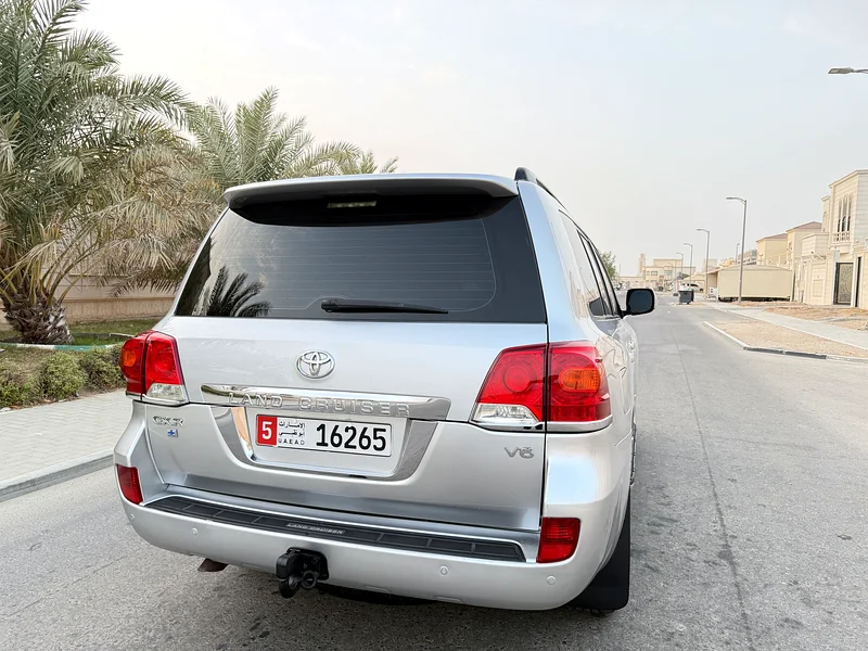 For sale: Toyota Land Cruiser GXR V6 PLUS, Gulf model, 2012, full agency paint, no accidents or repaints.63398469863297112