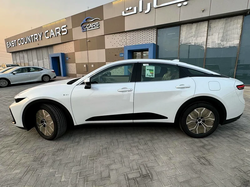 تويوتا كراون 2.5L هايبرد خليجي63402409503105111