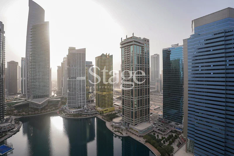 واسع | مُحدّث بالكامل | إطلالة على البحيرة | قريب من المترو63988565883393112