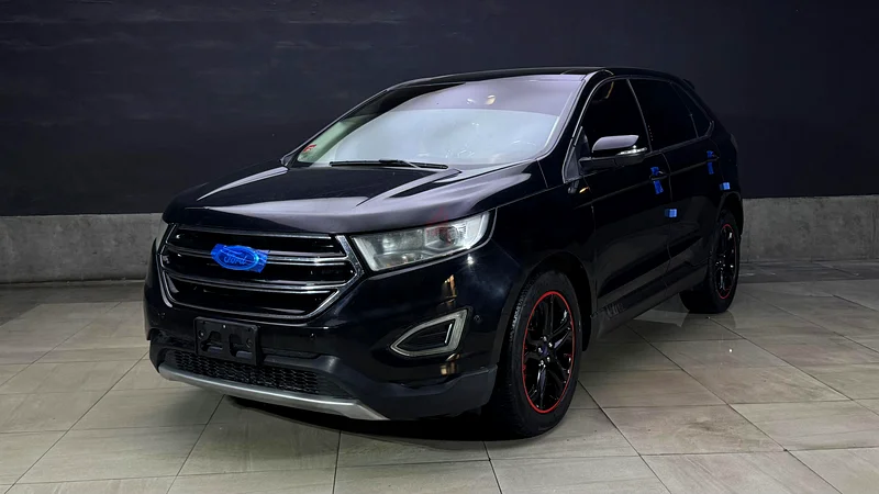 Luxury Ford Edge Titanium with full panoramic roof63399893405697112
