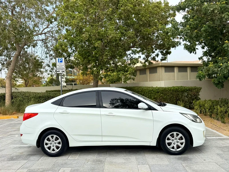 GCC 2015 Hyundai Accent 1.6L 4-cyl.// IMMACULATE CONDITION!!!!63406914087811113