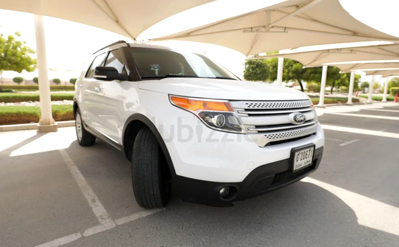 فورد إكسبلورر 2015 XLT، محرك 3.5 لتر V6، دفع رباعي، حالة جيدة جدًا63399889731459113