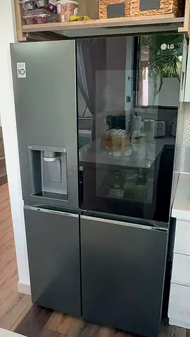LG instaview Refrigerator Same Like new condition