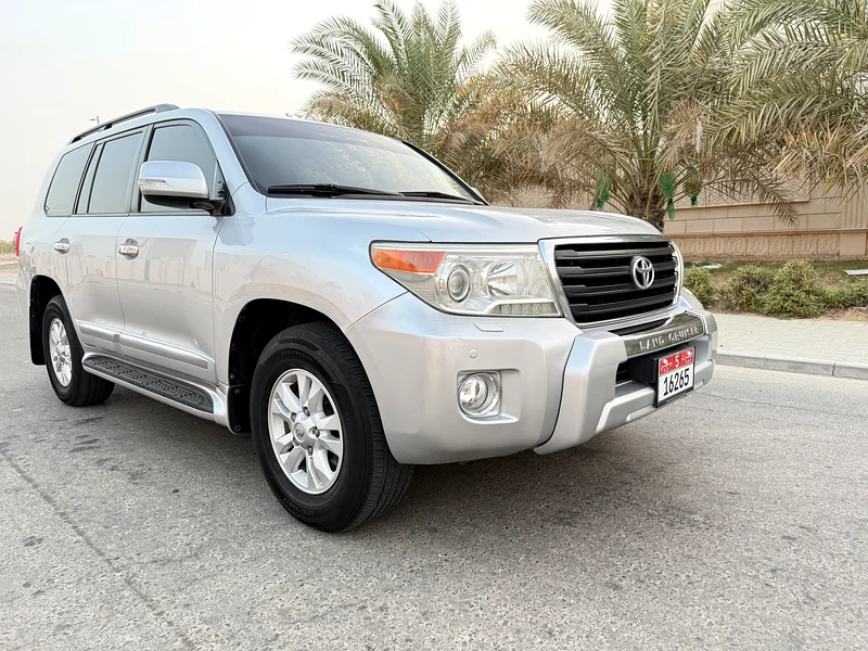For sale: Toyota Land Cruiser GXR V6 PLUS, Gulf model, 2012, full agency paint, no accidents or repaints.633984698632971122