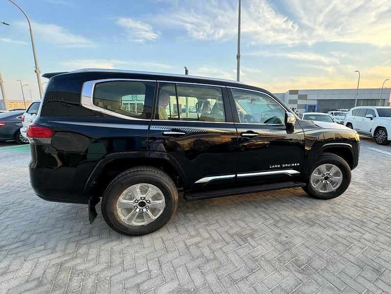 Toyota Land Cruiser VXE 3.5 Gulf specification with warranty63401301261955113