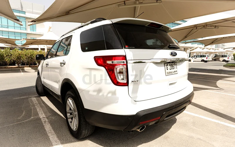 فورد إكسبلورر 2015 XLT، محرك 3.5 لتر V6، دفع رباعي، حالة جيدة جدًا63399889731459112