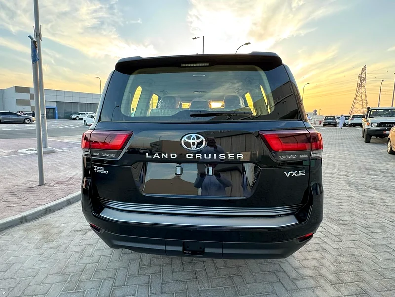 Toyota Land Cruiser VXE 3.5 Gulf specification with warranty63401301261955112