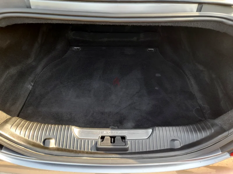 Low-mileage clean car63398481334786114