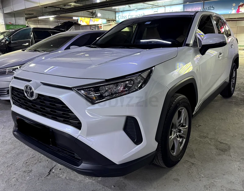 2024 upgraded RAV 4 Dealer maintained under warranty63401307059201114