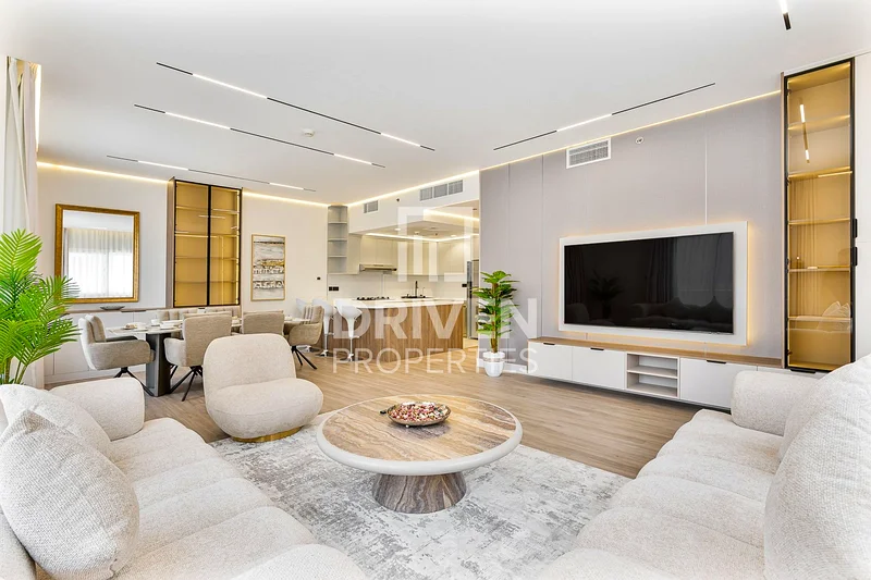 Ready to Move in | Upgraded | Excellent Condition63788128782466110