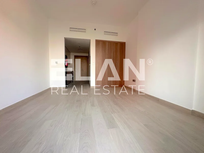 ستوديو شاغر | موقع ممتاز | بدون رسوم تبريد63976948187395114