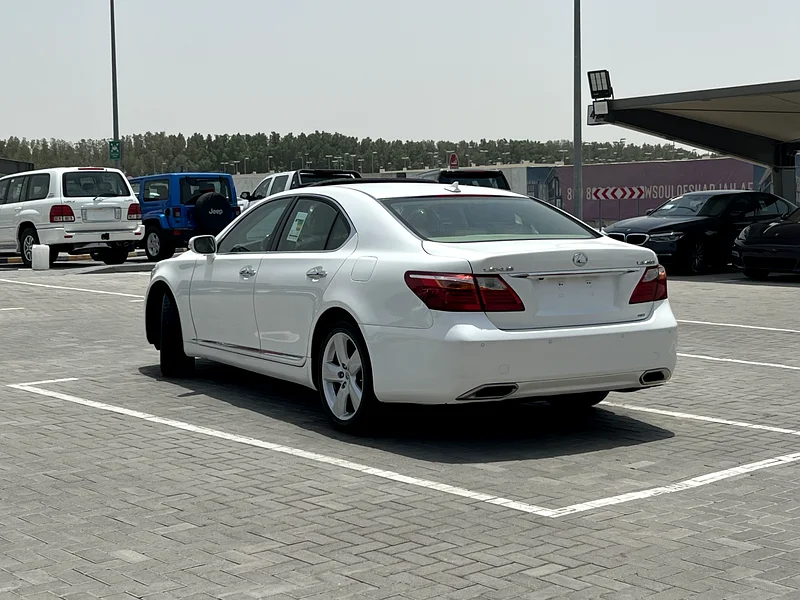 Lexus LS460 fully loaded, American, top in cleanliness63398644696194111