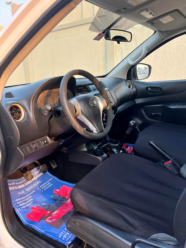 Nissan Navara.....4x2 Manual63399981811587114