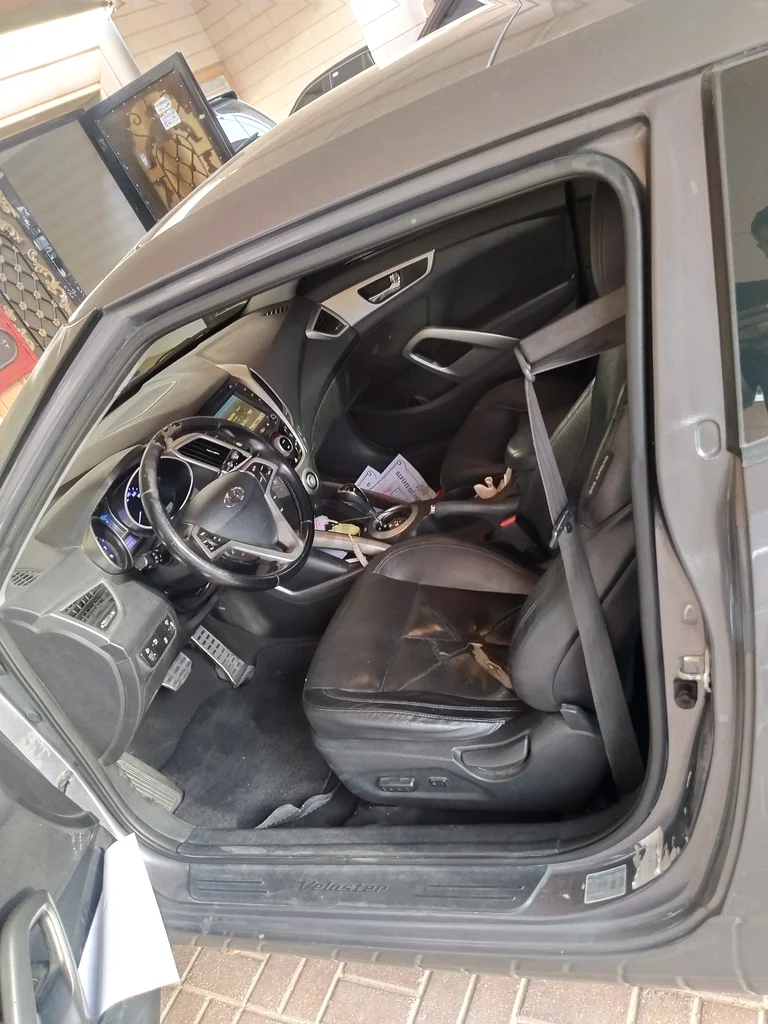 Hyundai velostor 2015 GCC63406913252995113