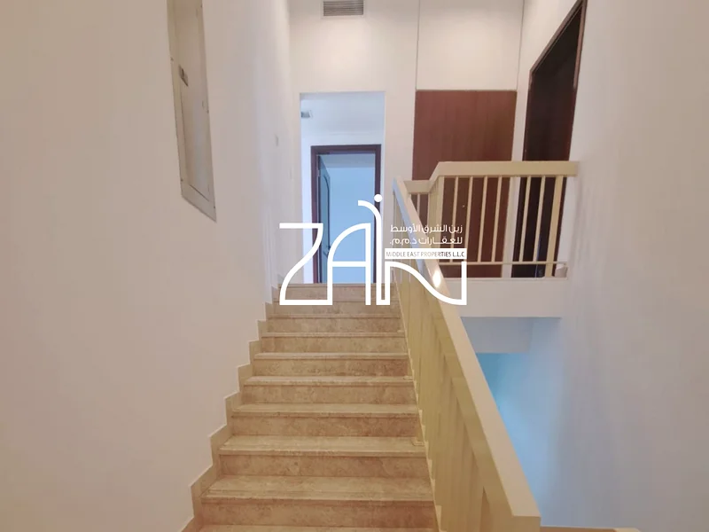 فيلا فاخرة مكونة من أربع غرف نوم في زاوية صفاينة واحدة وذات صيانة جيدة63838854611202114