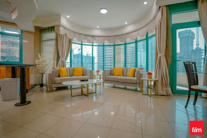 Un-Furnished | Vacant | Spacious63774611034498111