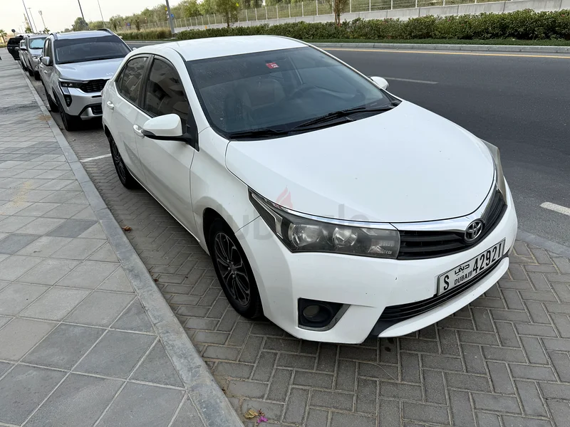 تويوتا كورولا 2015 للبيع63401303942530112
