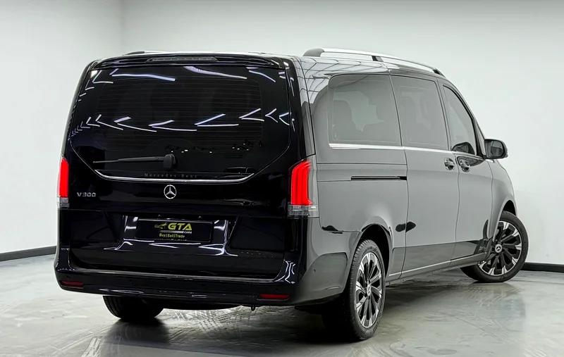 2025 Mercedes Benz V300, 3 Years Warranty + Service Pack, Full MB Service History, Very Low Km, GCC63399921683457113