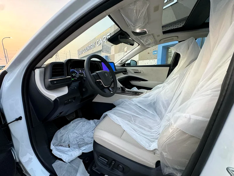 تويوتا كراون 2.5L هايبرد خليجي63402409503105114