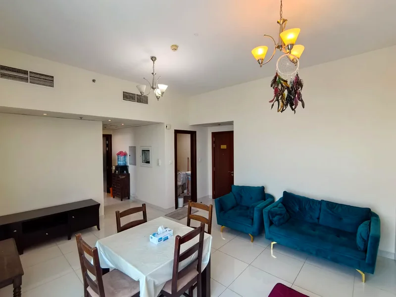 شقة ركنية بغرفة نوم واحدة بحجم كبير | مطبخ مغلق | جاهزة للسكن63735205922689111
