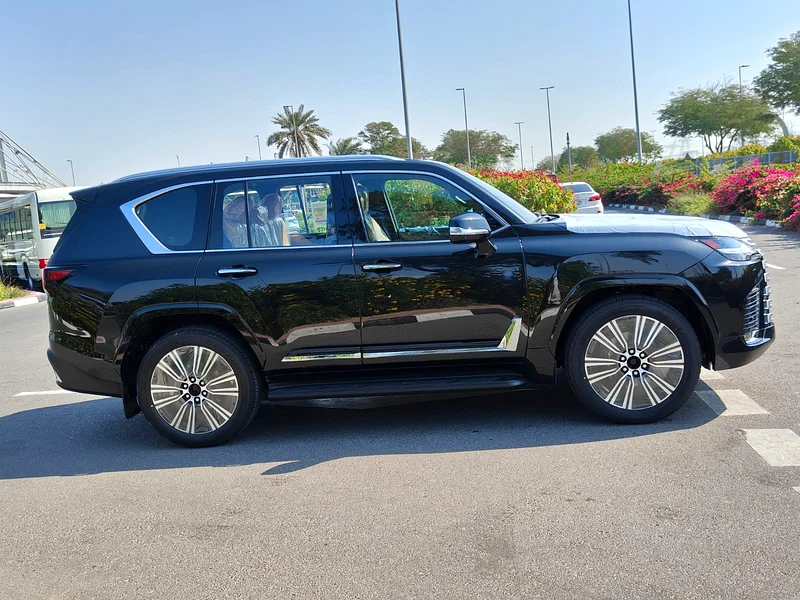 2024 لكزس LX600 Signature (7 مقاعد) 3.5 لتر V6 توربو مزدوج بنزين ناقل حركة أوتوماتيكي دفع كلي للعجلات للتصدير فقط63398635893763114
