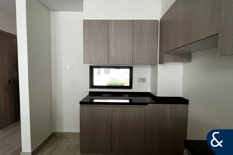 Fully Handed Over | Single Row | Vacant63970855101187114