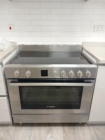 Bosch Electric Cooker 90x60cm With Oven Good Condition