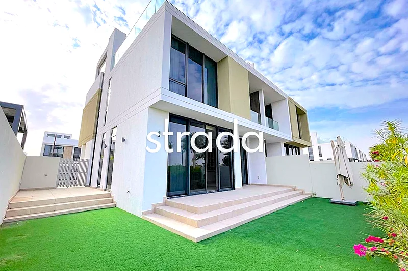 Vacant Soon | Single Row | Rooftop Terrace64043126112002110