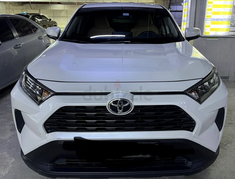 2024 upgraded RAV 4 Dealer maintained under warranty63401307059201113