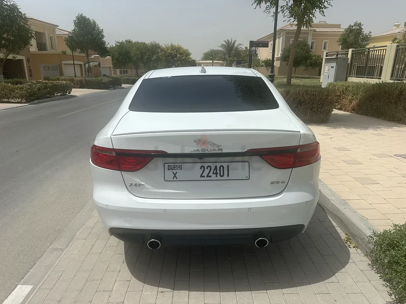 Jaguar XF 201663398481922689112