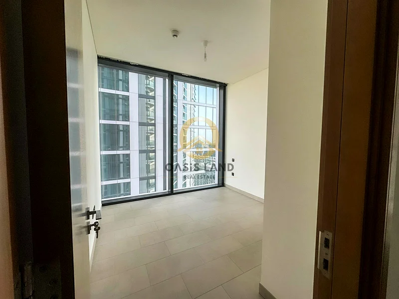 Sky Line View | Live the Dubai Dream | Neogtiable Invetsor Deal |64016677849729111