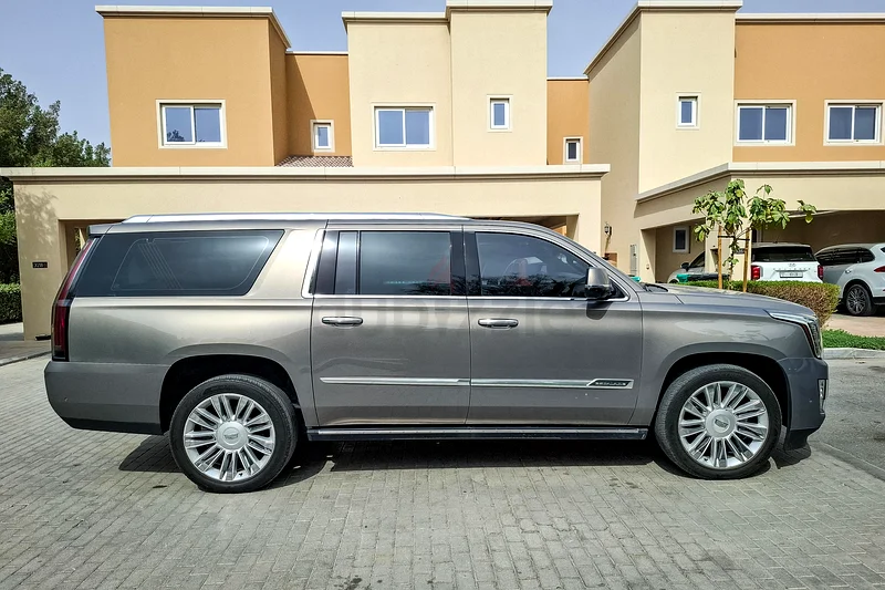 AED 1464/month | 2017 Cadillac Escalade Platinum | GCC Specs | Ref#35413263398488901377113