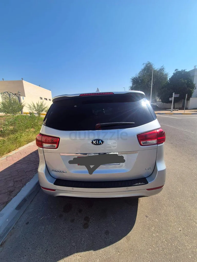 Kia Sedona, Very Good condition there is no maintainence, ready to drive..63398618267267117