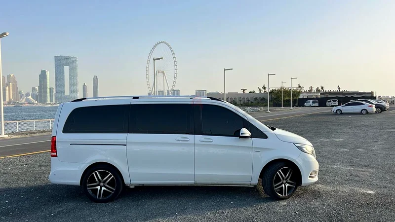 Mercedes V25063403705724929113