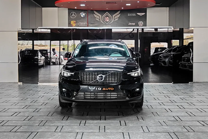AED 2,250 P.M | 2024 VOLVO XC40 B4 | UNDER WARRANTY | FULL PANORAMIC | GCC |63221300275202111